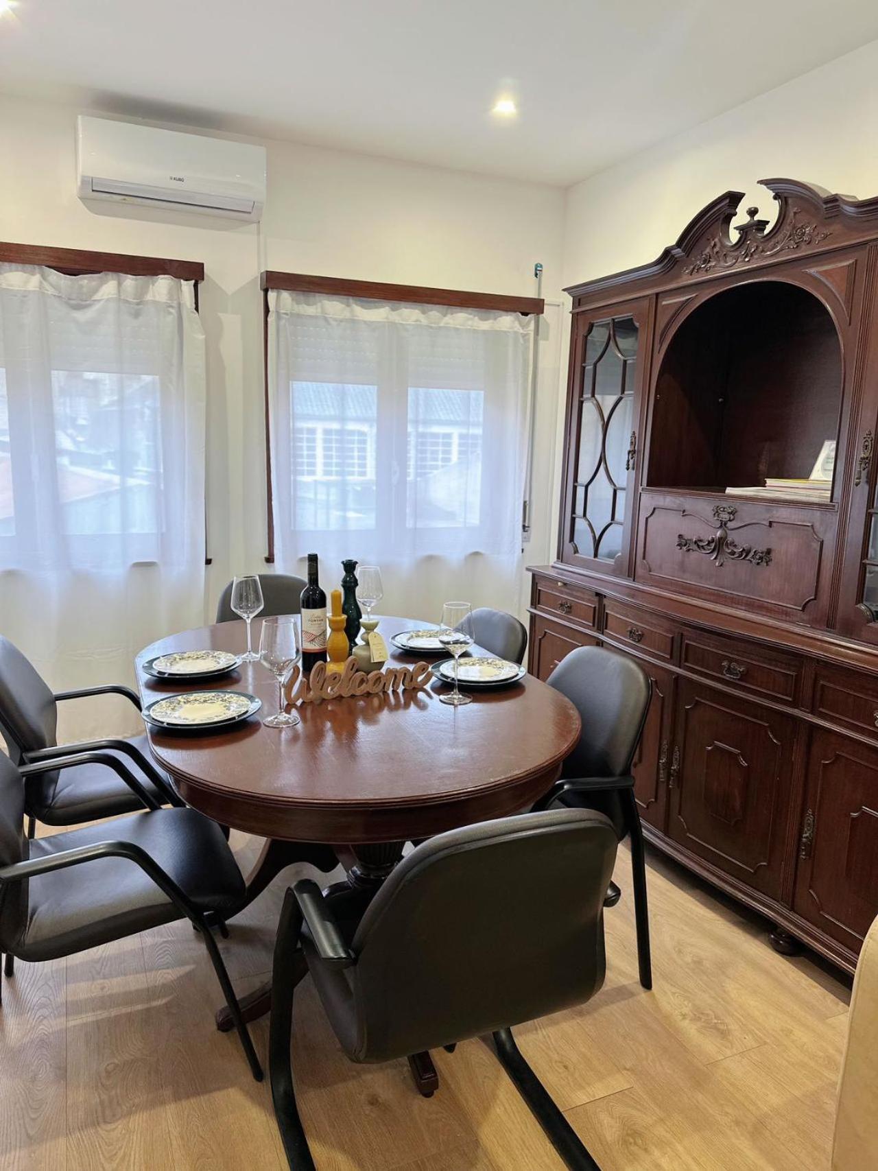 Ferienwohnung Downtown 2 Minutes By Walk To Center And Metro-Direct To Airpot T4 Porto Exterior foto
